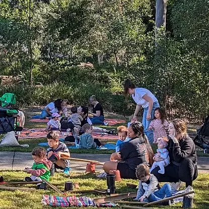 families enjoying bush kindy session